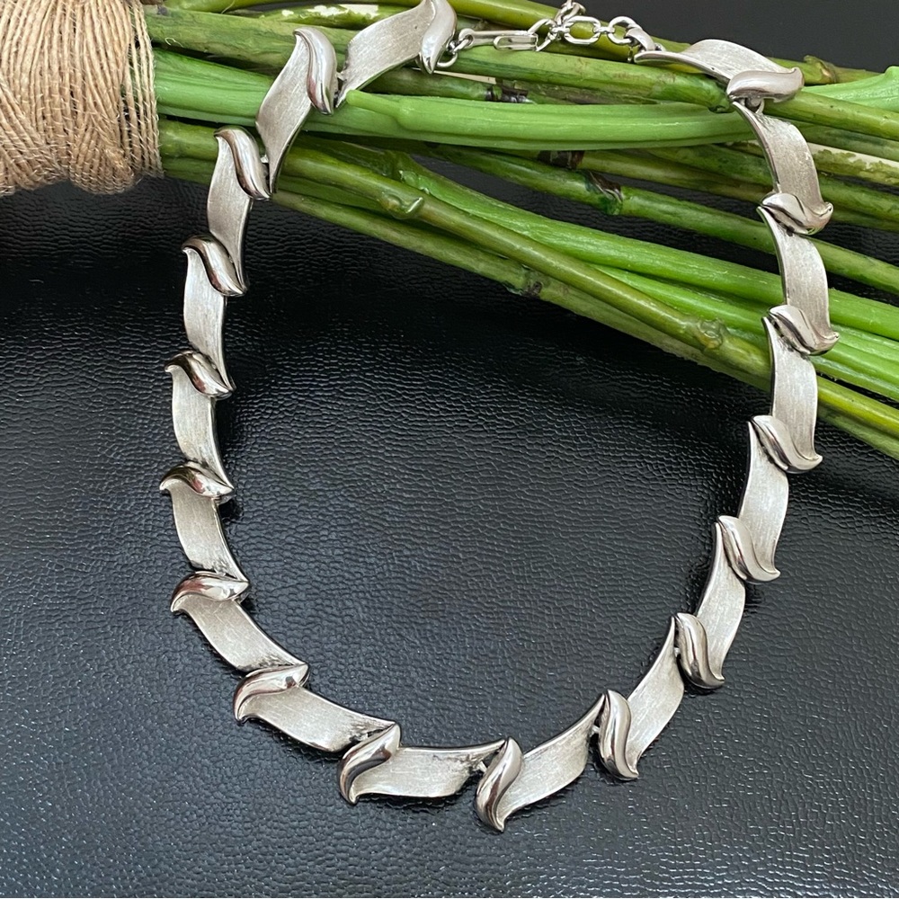 Vintage 50s TRIFARI Brushed & Smooth Silver-tone Link Choker Necklace